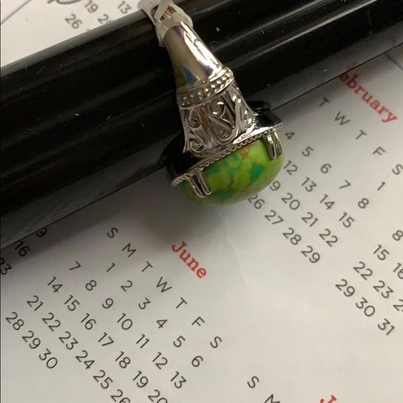 New Mojave Green Turquoise Ring - Picture 4 of 7